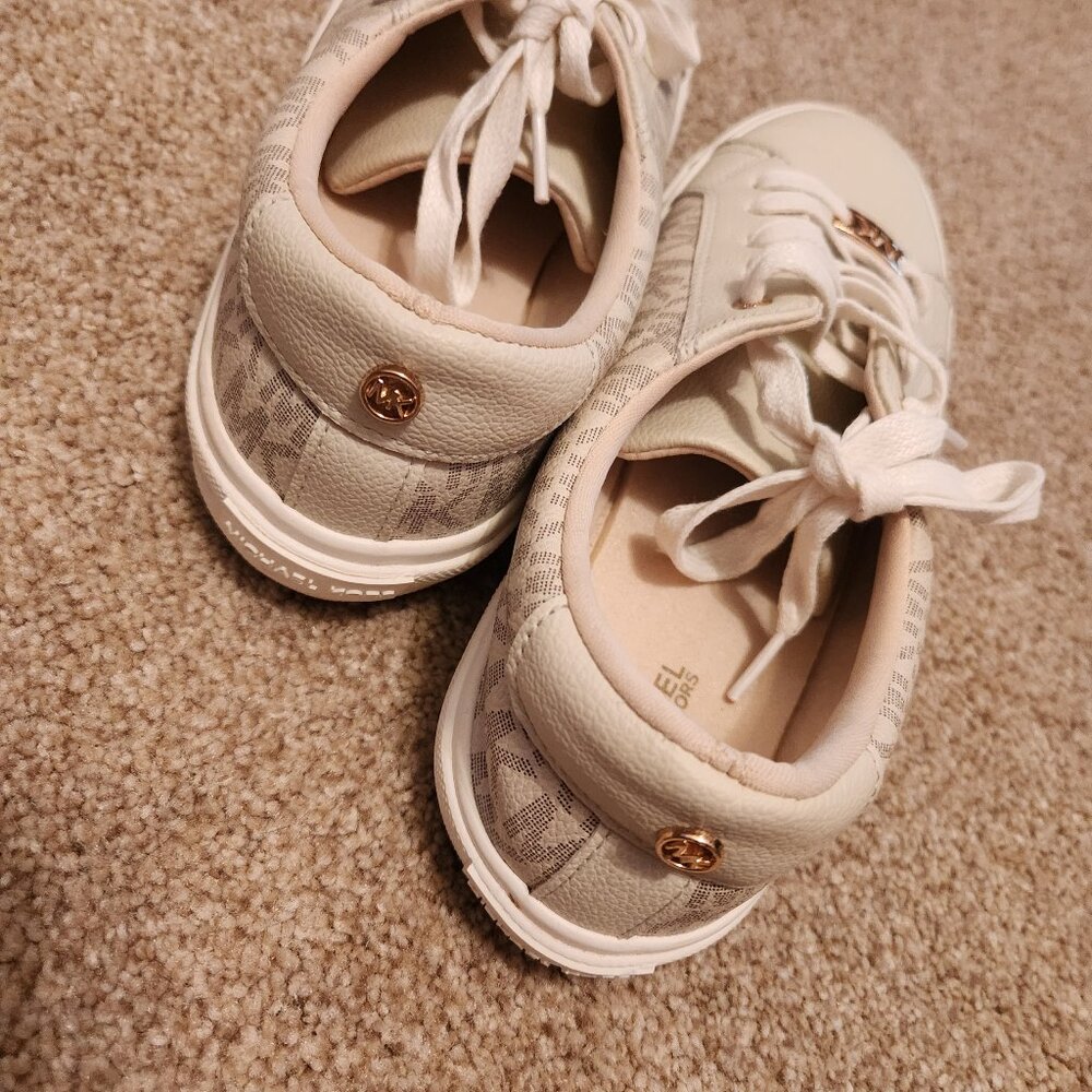 New Womens Michael Kors sneakers us 4 - Picture 2 of 9